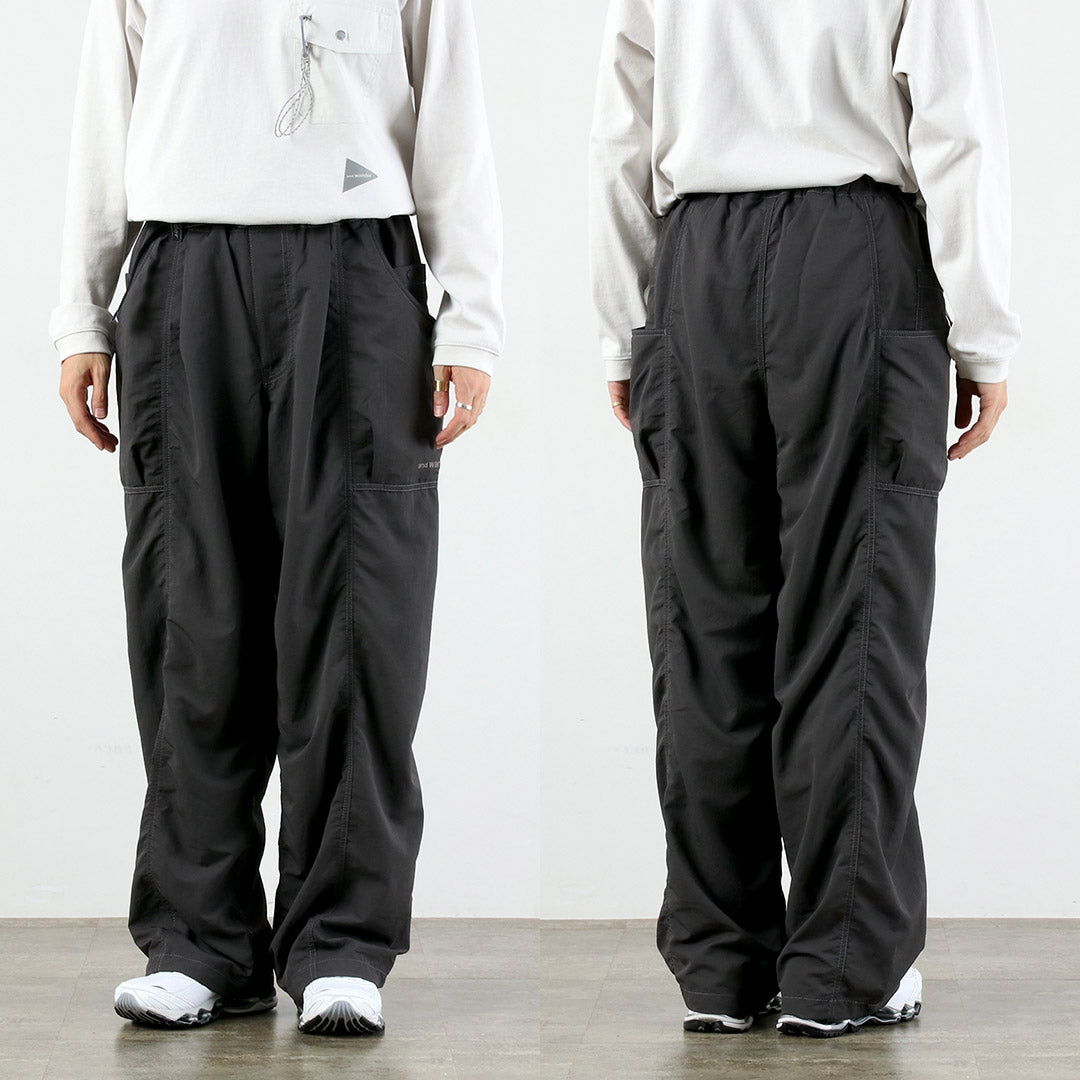 AND WANDER / Pantalon en nylon froissé