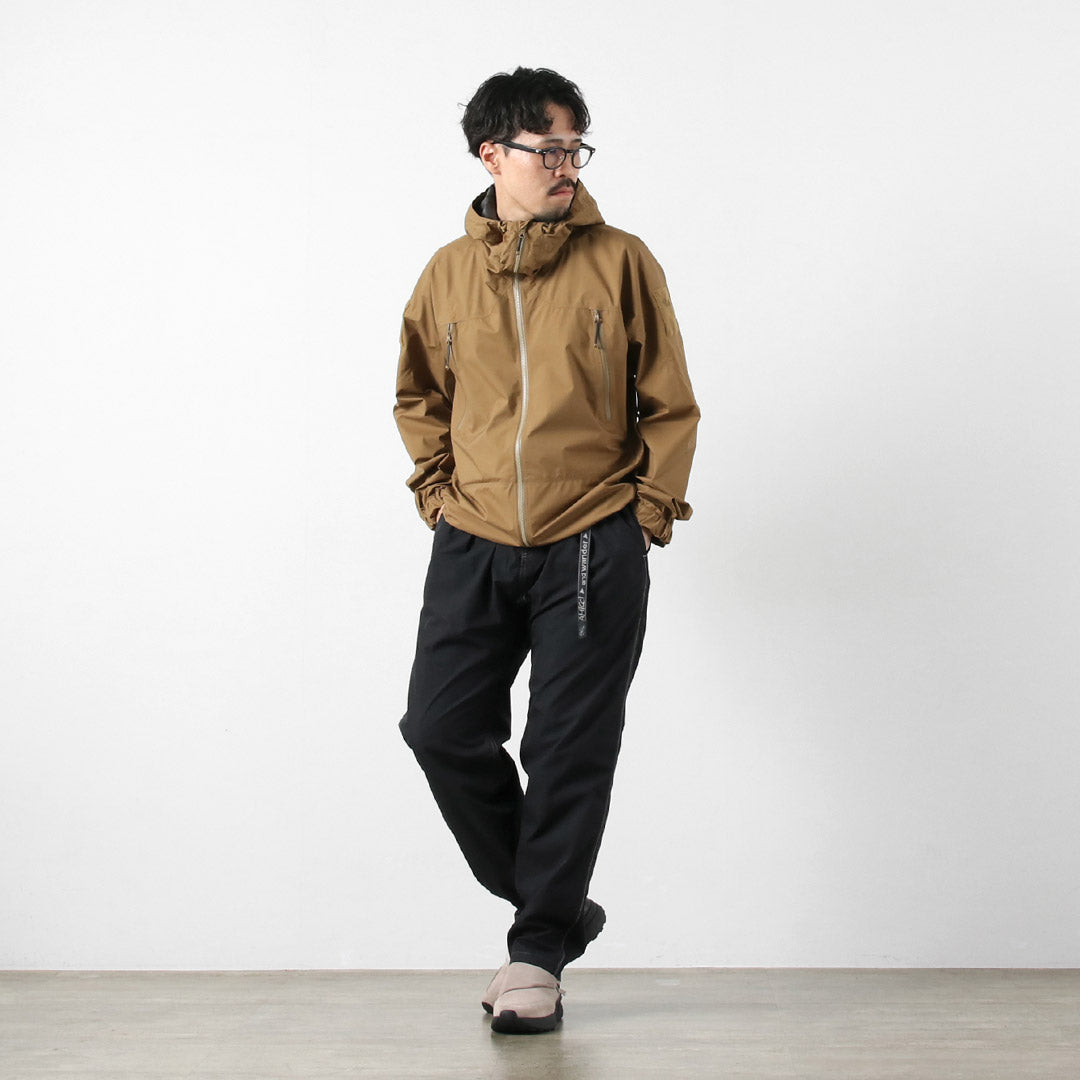 Pantalon d'escalade en nylon et coton de la collaboration AND WANDER / GRAMICCI