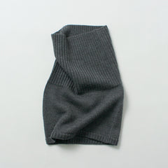 gris oscuro / Gratis