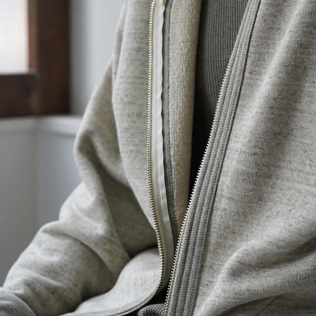 UNDYED / Cardigan zippé en sweat en coton biologique