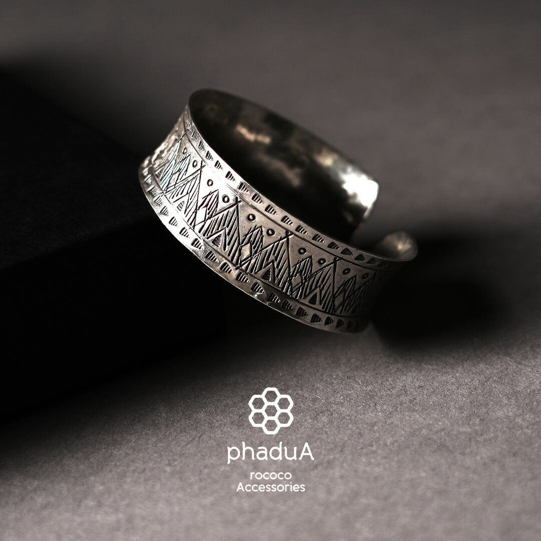 phaduA / Brazalete ancho Karen Silver Mountain