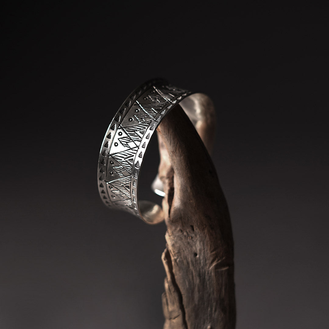phaduA / Brazalete ancho Karen Silver Mountain