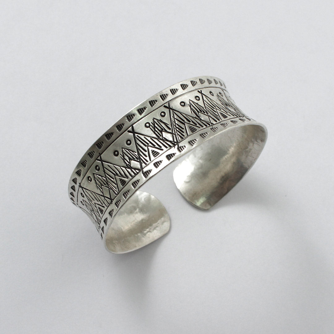 phaduA / Brazalete ancho Karen Silver Mountain