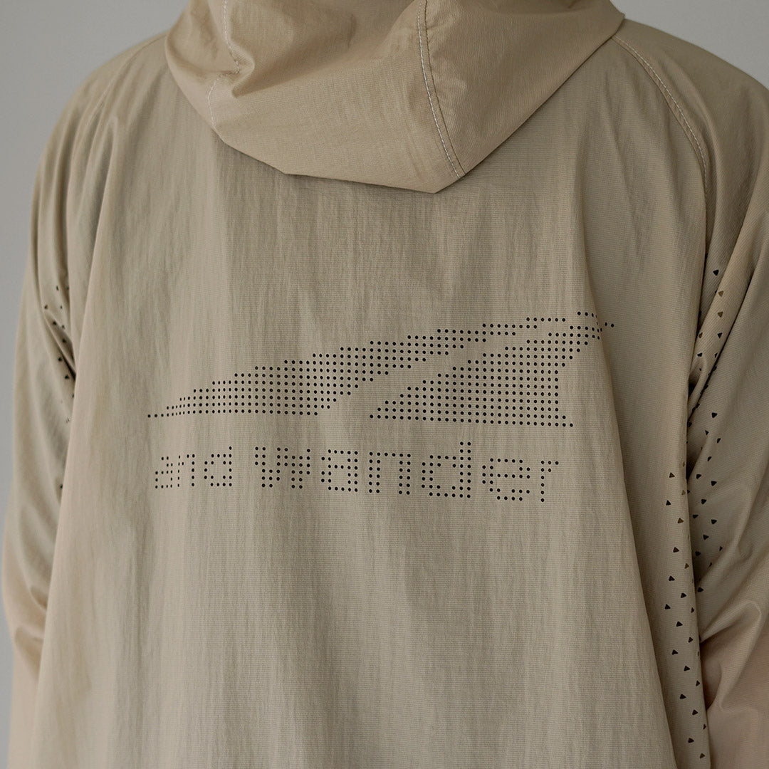 AND WANDER/ALTRA × and walk 透气防风夹克