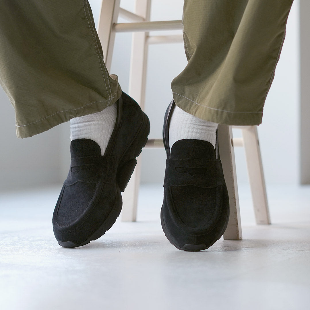 MILIEU-PIED / Mocassins en daim