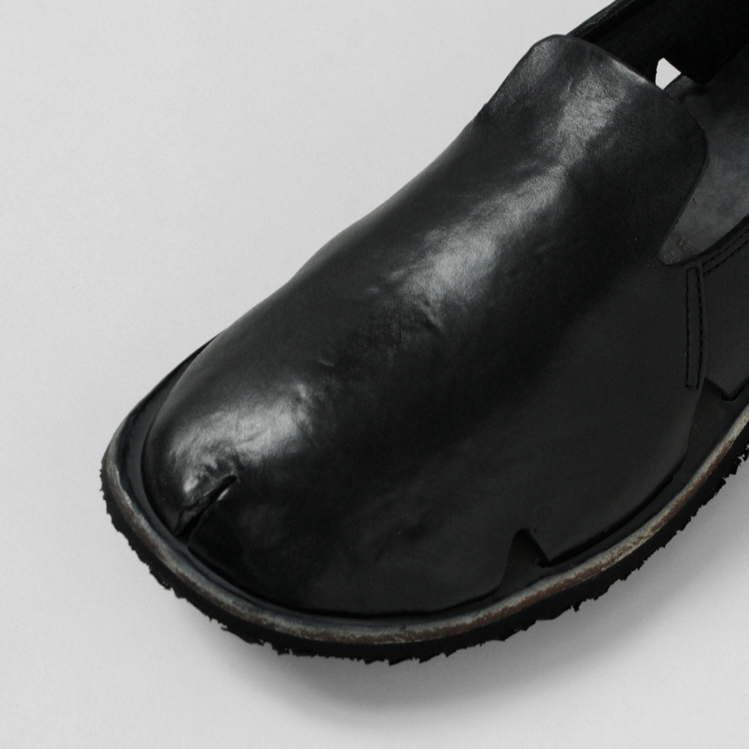 BRADOR / Sandalias de piel sin cordones con aberturas