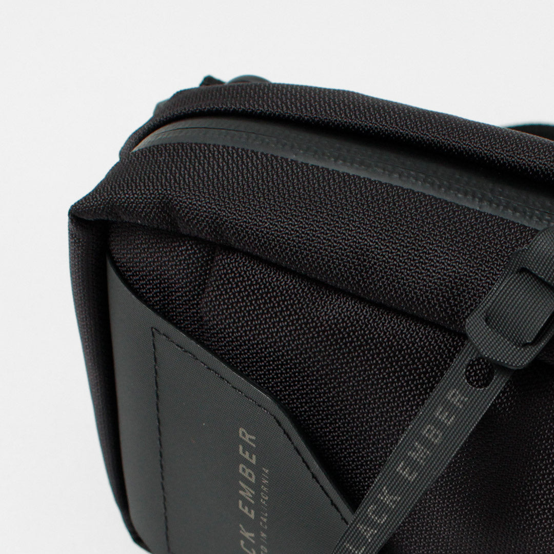 BLACK EMBER / Tech Kit Slingback Body Bag Bolso de hombro
