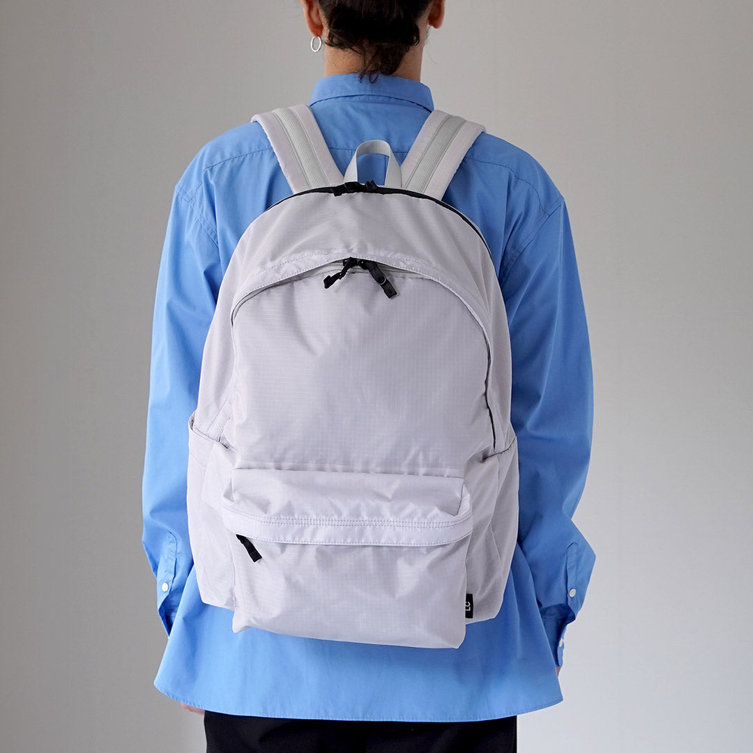LC EN MINÚSCULAS / "Mochila Daypack Light 30L"