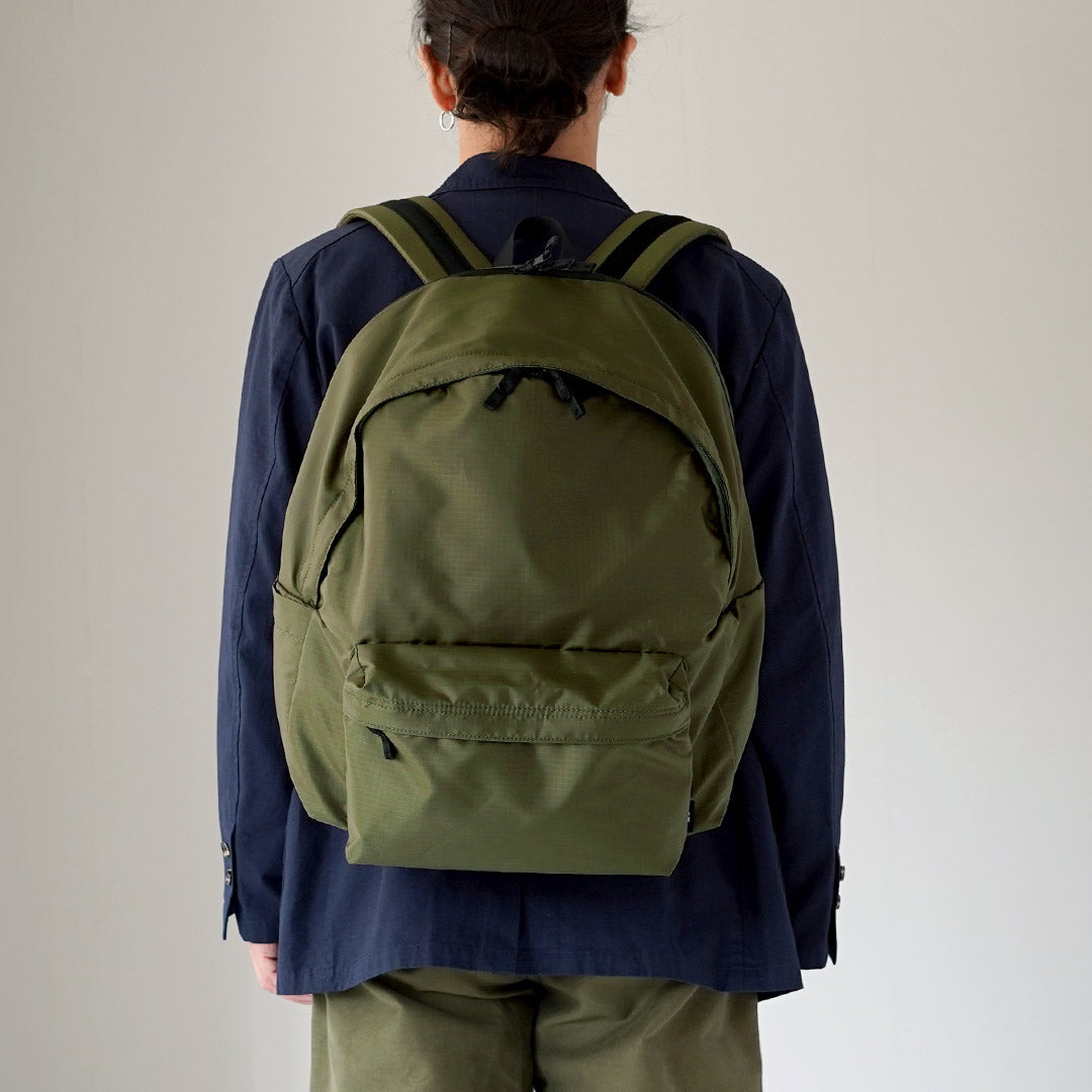 LC EN MINÚSCULAS / "Mochila Daypack Light 30L"