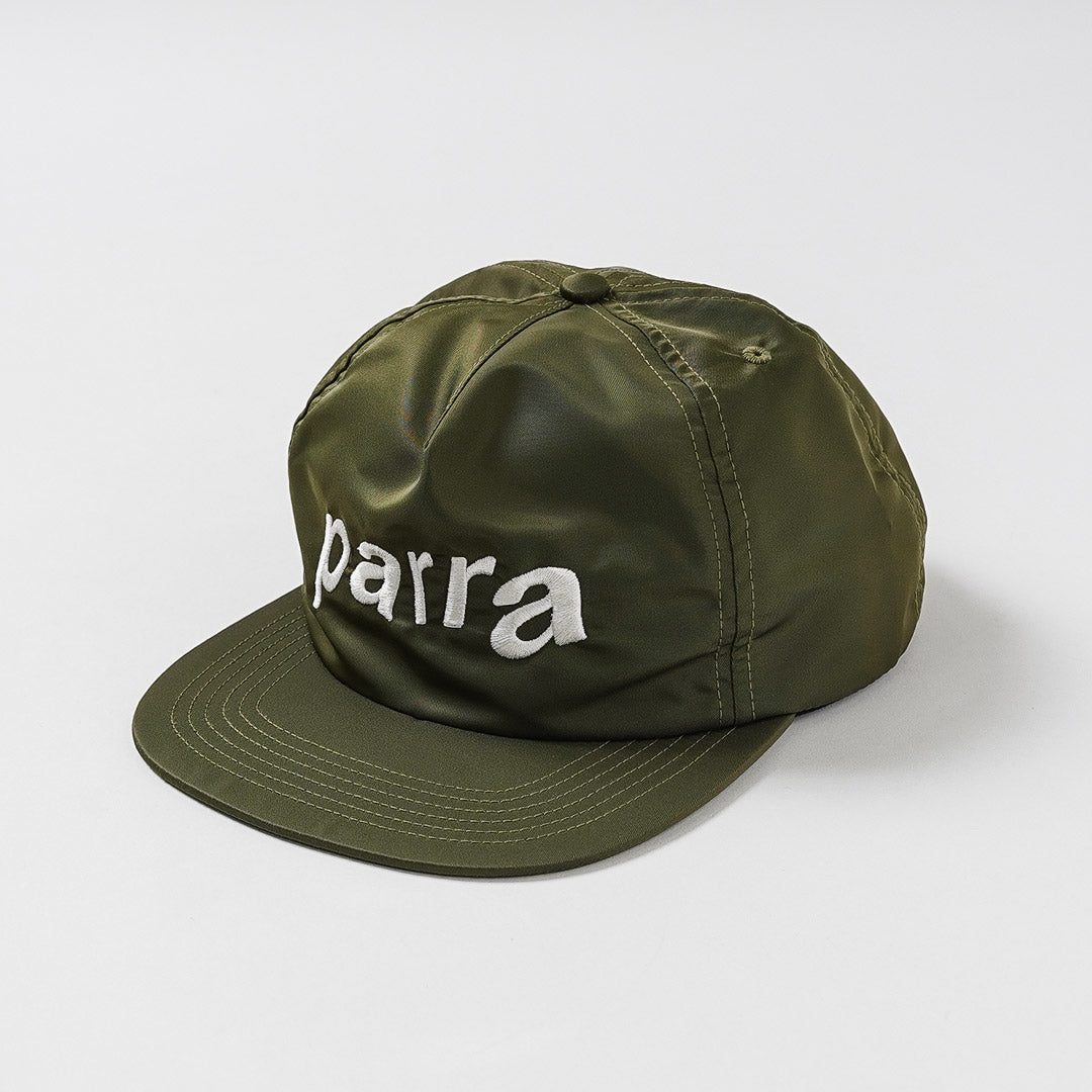 POR PARRA / "Gorra de 6 paneles con memoria distorsionada de los 90"