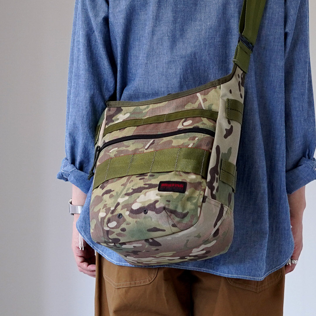 BRIEFING / DAY TRIPPER Camo Shoulder Bag