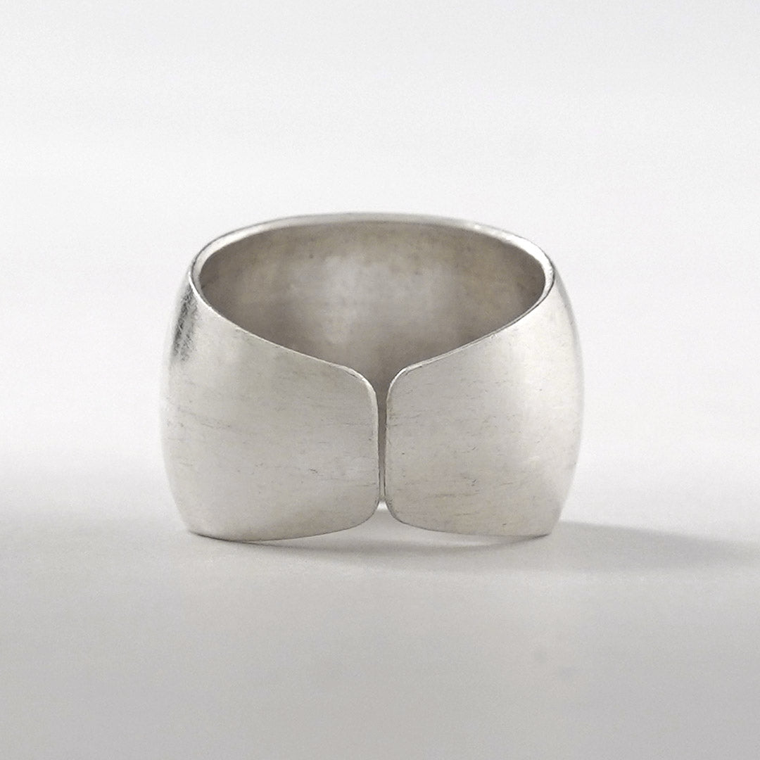 phaduA / Karen Silver Round Ring